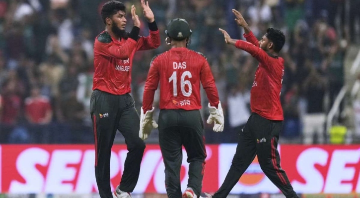 আফগানিস্তানকে হারিয়ে লড়াইয়ে টিকে রইলো বাংলাদেশ